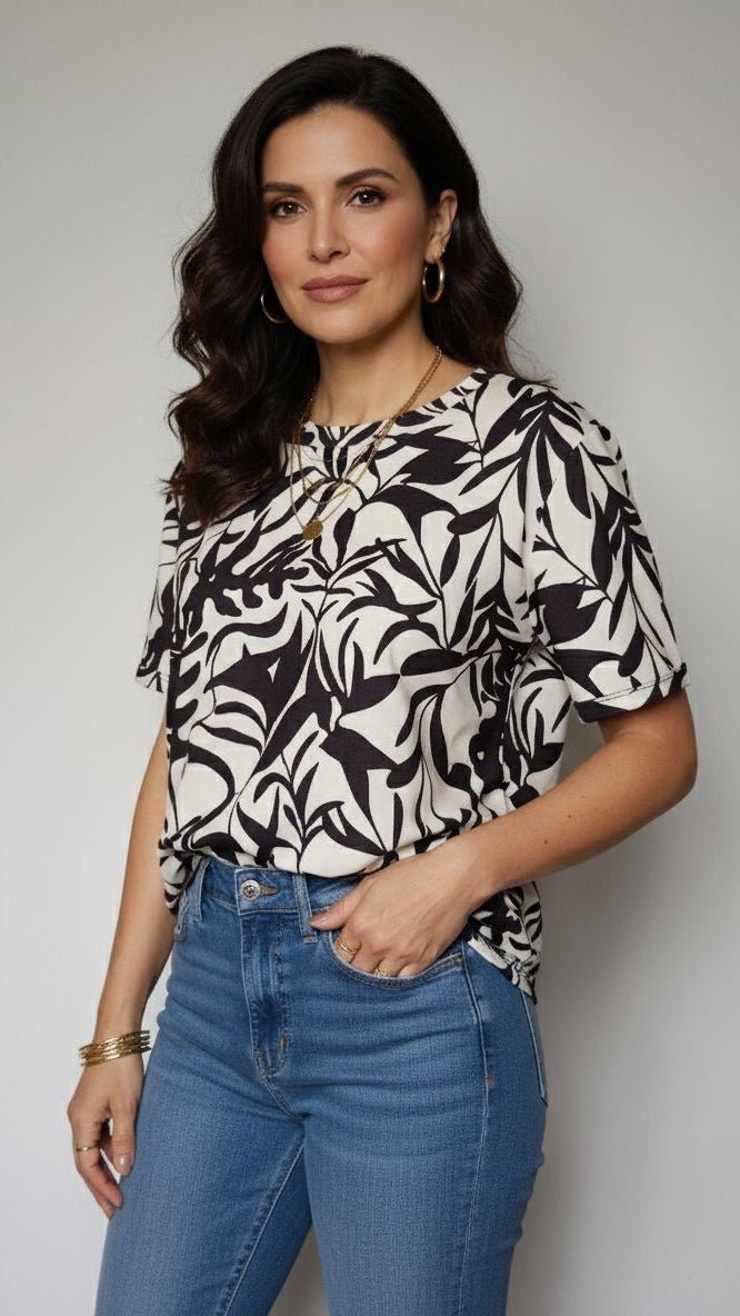 La modelo mide 1.70 m, pesa 68 Kg y usa talla S-M